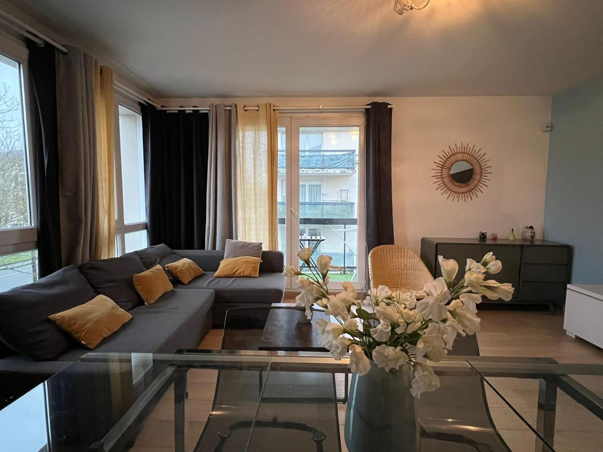 Beautiful T4 Appartement 8 Personnes Proche Disney Parking Prive بوسي سان جورْج المظهر الخارجي الصورة